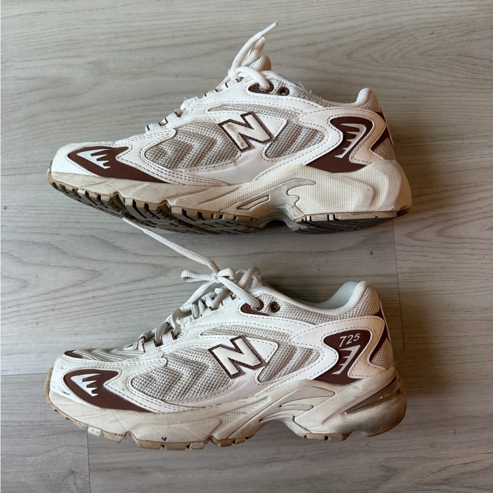 New Balance 725 White and Brown Sneakers 
Size US6 UK 38.5